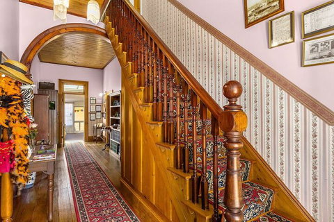 Cambridge House - Accommodation Kalgoorlie 2