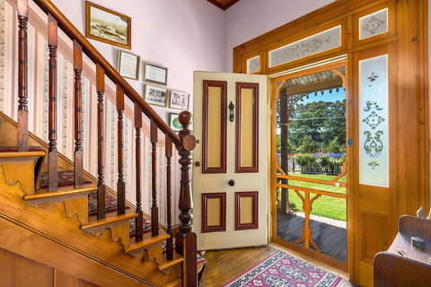 Cambridge House - Accommodation Kalgoorlie 1