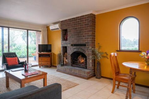 Linger Longer Vineyard Bed & Breakfast - Accommodation Kalgoorlie 6