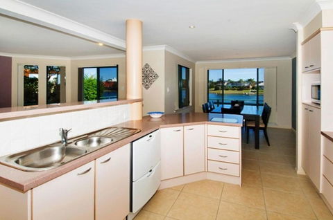 Dolphins 2 7 Commodore Crescent - Accommodation Kalgoorlie 6