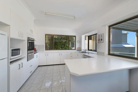 Relax At Lighthouse 4 Lighthouse Road - Accommodation Kalgoorlie 1