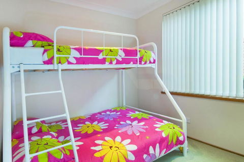 Cara Nobbys Beach 11 Wesley Avenue - Accommodation Kalgoorlie 4