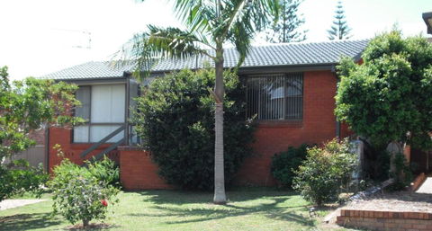 Cara Nobbys Beach 11 Wesley Avenue - Accommodation Kalgoorlie 3