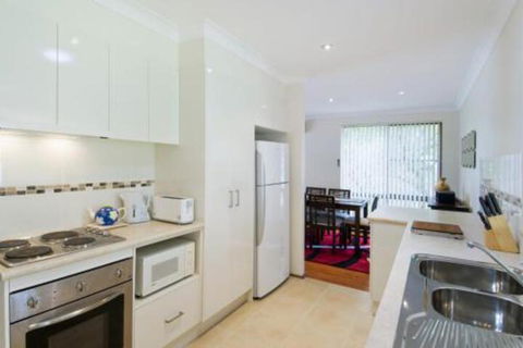 Cara Nobbys Beach 11 Wesley Avenue - Accommodation Kalgoorlie 0