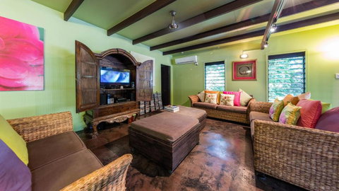 CELADON Holiday House - Accommodation Kalgoorlie 1