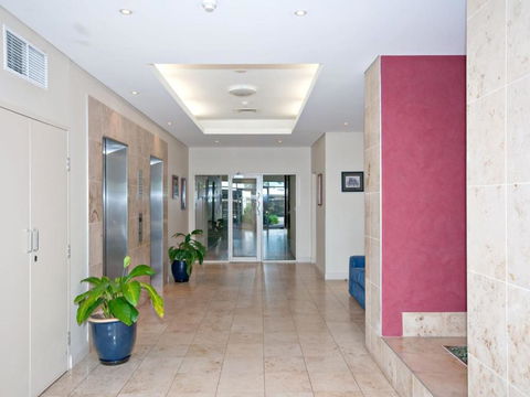Messines Street Breakwater Apartment 104 - Accommodation Kalgoorlie 2