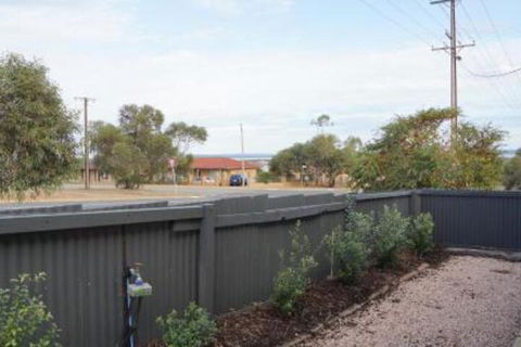 Lincoln Breeze - Accommodation Kalgoorlie 2