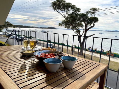 6 SHOAL TOWERS 11 SHOAL BAY RD STUNNING WATER VIEWS & PERFECT LOCATION - Accommodation Kalgoorlie 5