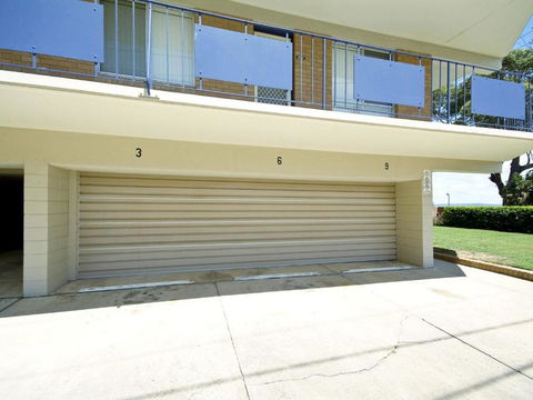 6 SHOAL TOWERS 11 SHOAL BAY RD STUNNING WATER VIEWS & PERFECT LOCATION - Accommodation Kalgoorlie 3