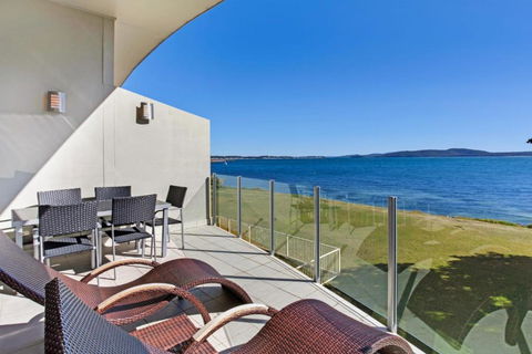 Breath Taking Waterfront! - Accommodation Kalgoorlie 7