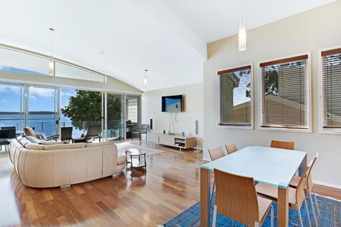 Breath Taking Waterfront! - Accommodation Kalgoorlie 3