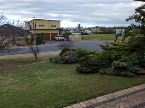 Marina Park View - Accommodation Kalgoorlie 2