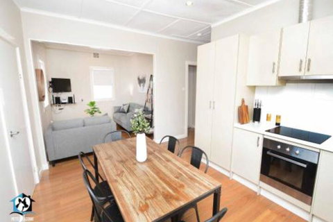 Just Renovated 2BR Cottage In Heart Of Wentworth - Accommodation Kalgoorlie 4
