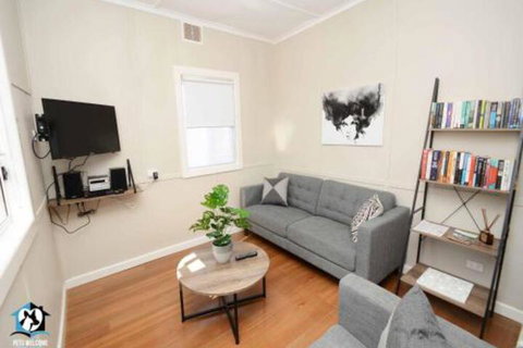 Just Renovated 2BR Cottage In Heart Of Wentworth - Accommodation Kalgoorlie 5