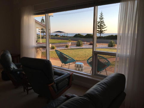 Jewel Of The South Beachfront Holiday Rental - Accommodation Kalgoorlie 5