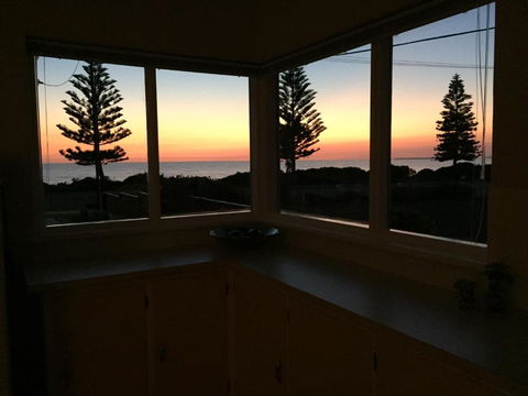 Jewel Of The South Beachfront Holiday Rental - Accommodation Kalgoorlie 6