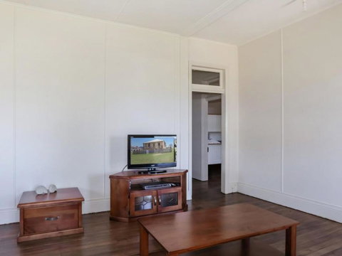 Yamba Pilot Cottage 1 Pets Welcome Close To Beach - Accommodation Kalgoorlie 2