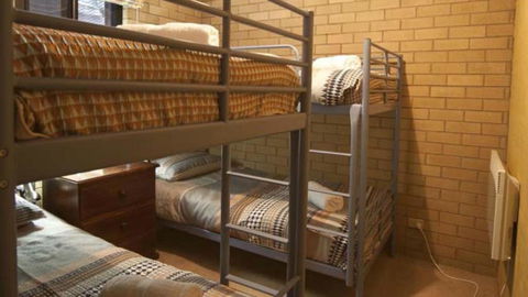 St Trinians 3a - Accommodation Kalgoorlie 2