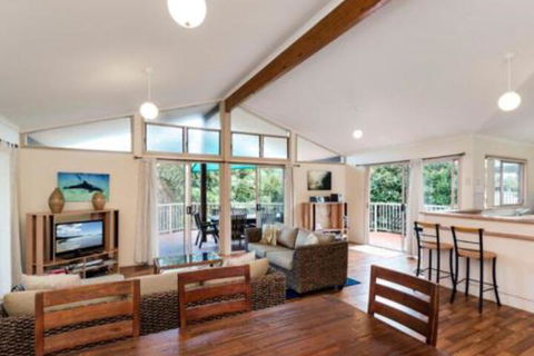 Amaroo House - Accommodation Kalgoorlie 0