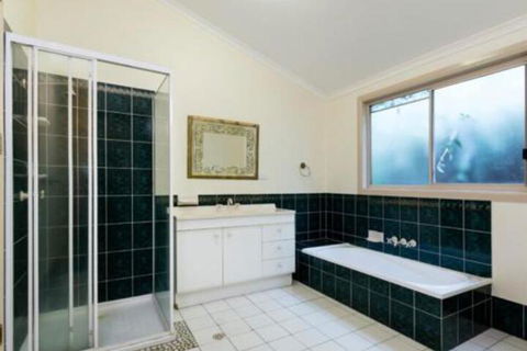 Amaroo House - Accommodation Kalgoorlie 6