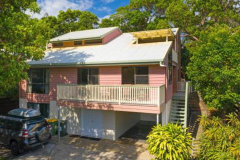Straddie House - Accommodation Kalgoorlie 0