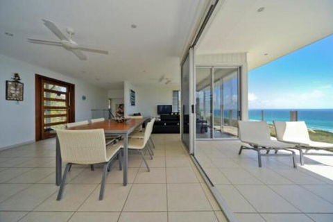 Oceanside 3 Bedrooms - Accommodation Kalgoorlie 0