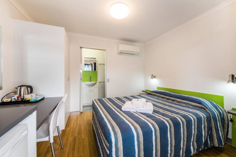 Jolly Swagman Acccommodation Park - Accommodation Kalgoorlie 3
