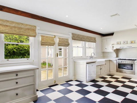 Robin Hill Manor Rambling Retreat & Tennis Court - Accommodation Kalgoorlie 6