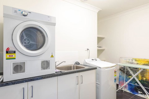 Casa Del Mar House Of The Sea - Accommodation Kalgoorlie 1