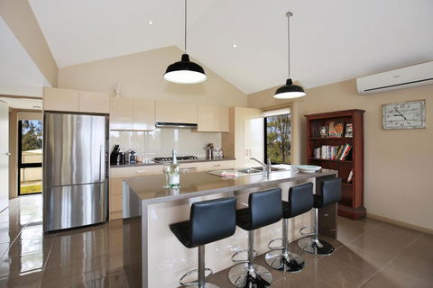 Panorama At The Lake Pet Friendly 15 Mins To Hyams Beach - Accommodation Kalgoorlie 5