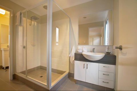 A Little Luxury In Town - Accommodation Kalgoorlie 3