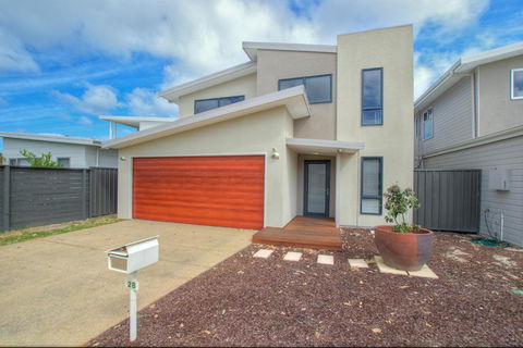 A Little Luxury In Town - Accommodation Kalgoorlie 5