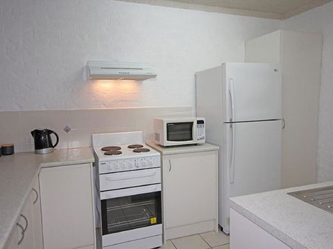 23 Bay Parklands 2 Gowrie Avenue Little Beach Air Con Pool & Tennis Court - Accommodation Kalgoorlie 4