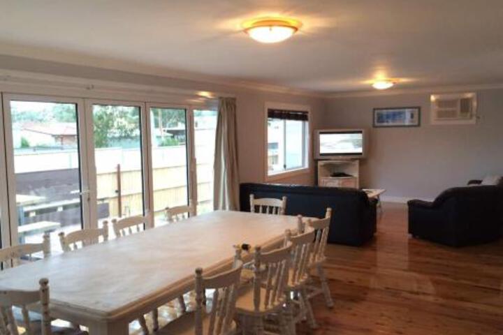Comberton NSW Accommodation Kalgoorlie