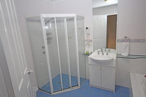 Paradise Waters No. 13 - Accommodation Kalgoorlie 2