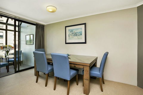 HAMP1 Bright Apartment In Cremorne - Accommodation Kalgoorlie 1