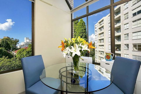 HAMP1 Bright Apartment In Cremorne - Accommodation Kalgoorlie 5