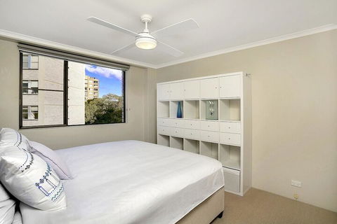 HAMP1 Bright Apartment In Cremorne - Accommodation Kalgoorlie 2