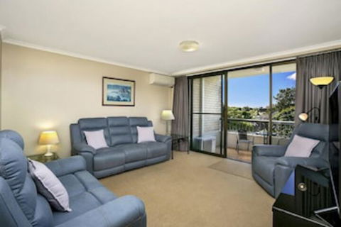 HAMP1 Bright Apartment In Cremorne - Accommodation Kalgoorlie 0