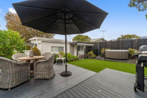 Amber Cottage Luxury Seaside Retreat With Outdoor Spa! - Accommodation Kalgoorlie 0