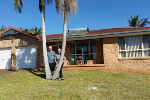 Twin Palms Holiday House At Lighthouse - Accommodation Kalgoorlie 0