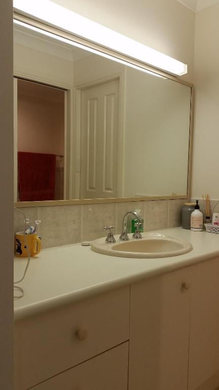 Twin Palms Holiday House At Lighthouse - Accommodation Kalgoorlie 4