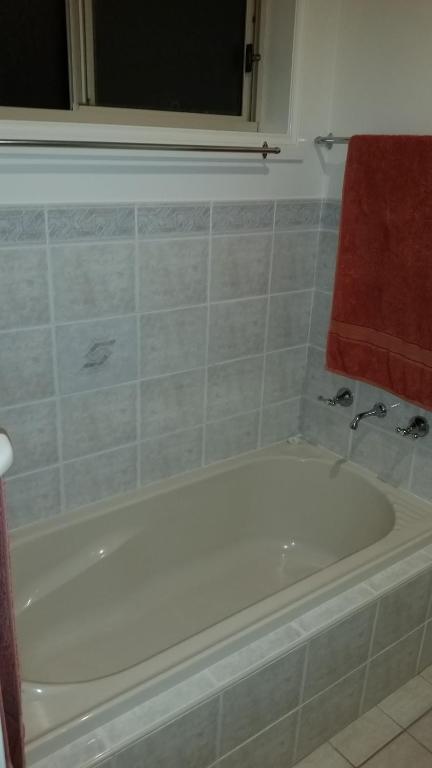 Twin Palms Holiday House At Lighthouse - Accommodation Kalgoorlie 3