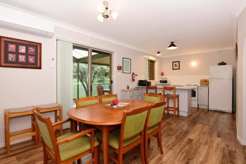 Valley Haven 3 Bedrooms Close To The Village! - Accommodation Kalgoorlie 1