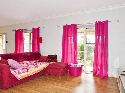 Life Of Riley & Darcey Ideal For Pets - Accommodation Kalgoorlie 5
