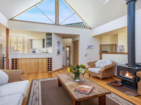 Maldas Retreat Air Con Fireplace & Outdoor Spa - Accommodation Kalgoorlie 4