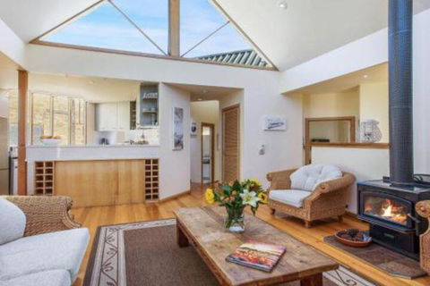Maldas Retreat Air Con Fireplace & Outdoor Spa - Accommodation Kalgoorlie 0