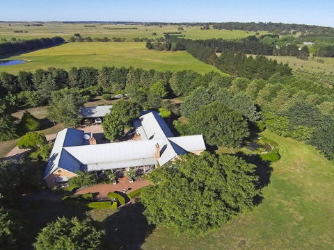 Sutton Downs Renovated Country Home On 100 Acres - Accommodation Kalgoorlie 5