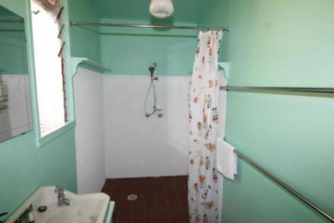 Signal Cottage - Accommodation Kalgoorlie 6