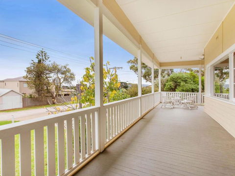 BEACHSIDE GETAWAY DROMANA - Accommodation Kalgoorlie 5